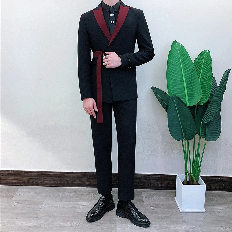 Young Men'S Grooming - Traje de Hombre Elegante y Ajustado